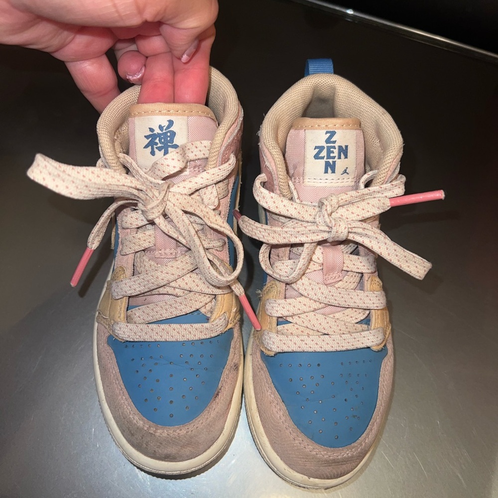 Jordan Kids Sneakers in Blue and Tan